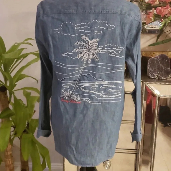 𝅺TOMMY Bahama denim long sleeve shirt size M NWT - Picture 4 of 7
